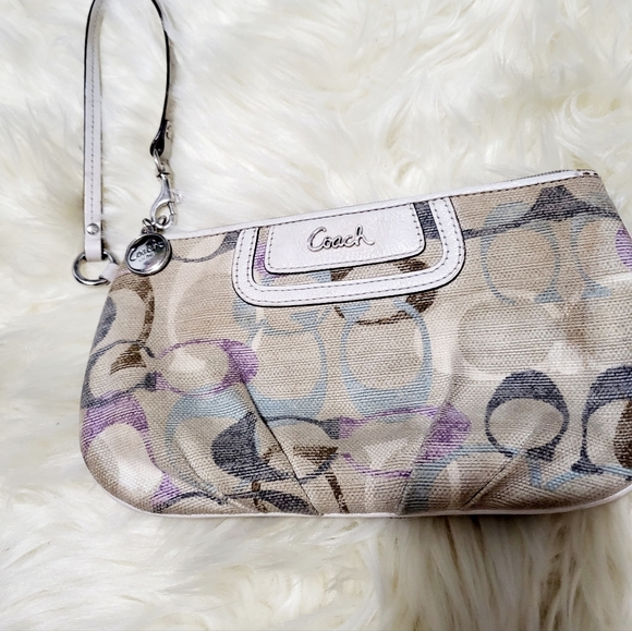 Coach Large Wristlet - Picture 4 of 5